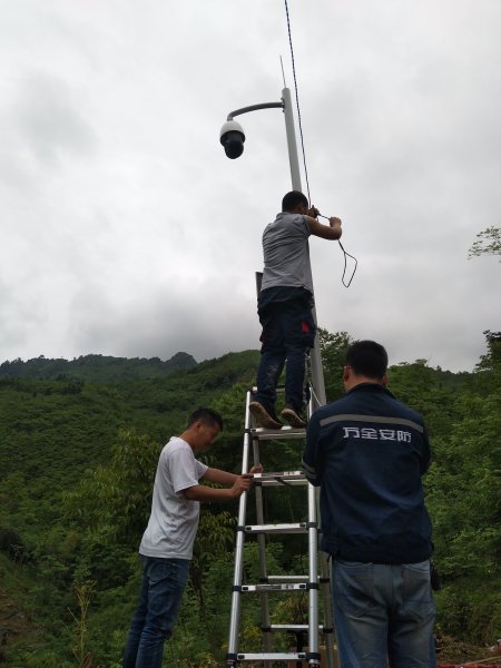 弱電工程，智能化核心，賦能商場、辦公、家居，打造安全高效智慧生活。